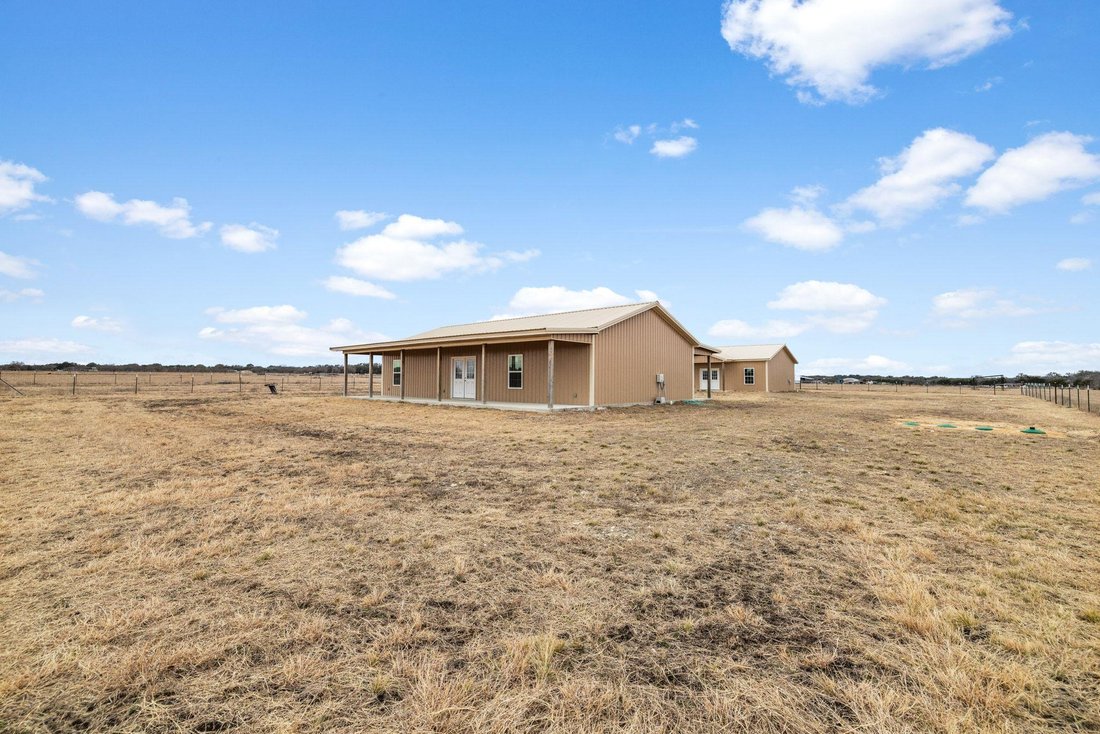 House in Florence, Texas, United States 3 - 17188905