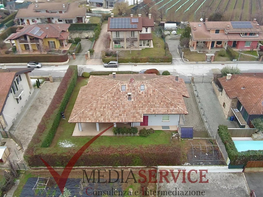 Villa in Busca, Piedmont, Italy 1 - 17189505
