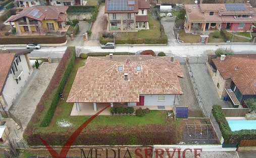 Villa à Busca, Piémont, Italie 1