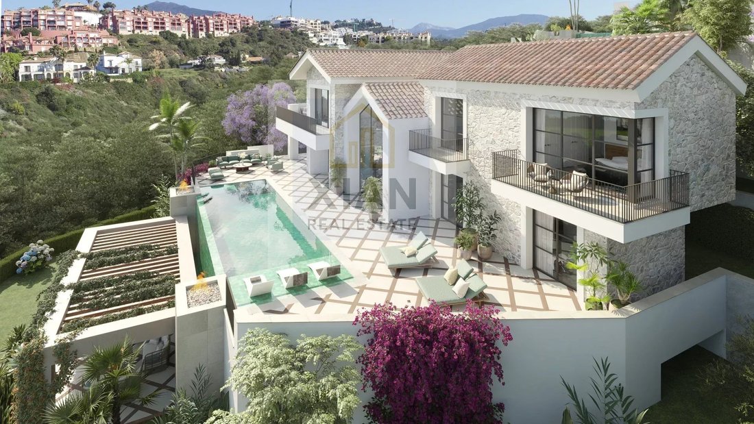 Villa in La Quinta, Benahavis, Andalusia 1 - 12490951