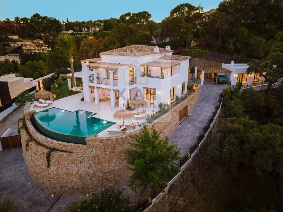 Villa in El Madroñal, Benahavis, Spain 2 - 12705794
