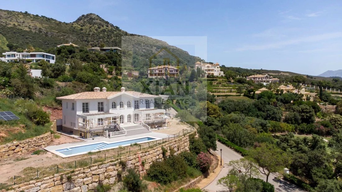 Villa in Benahavis, Andalusia, Spain 1 - 12177084
