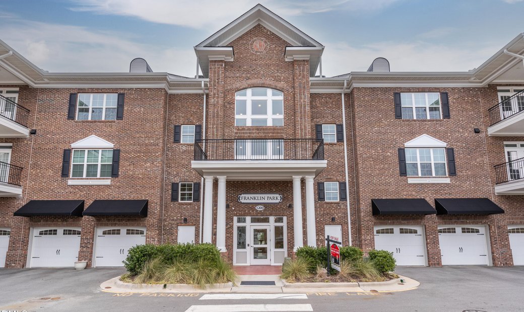 Condominium In Cary In Cary, North Carolina, United States For Sale ...