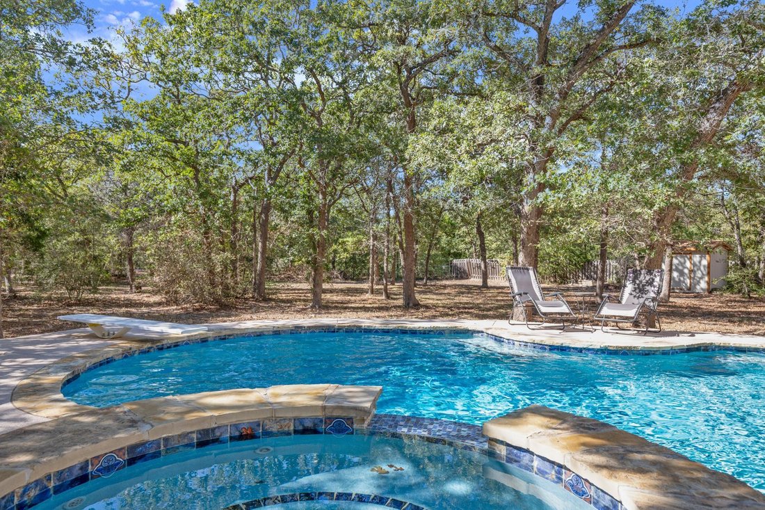 House in Elgin, Texas, United States 1 - 17189011
