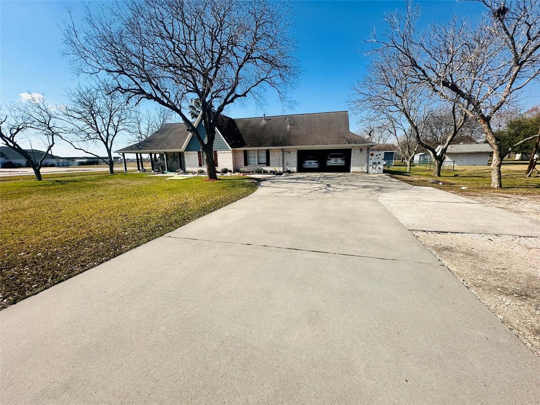 House in Dickinson, Texas, United States 5 - 17190921