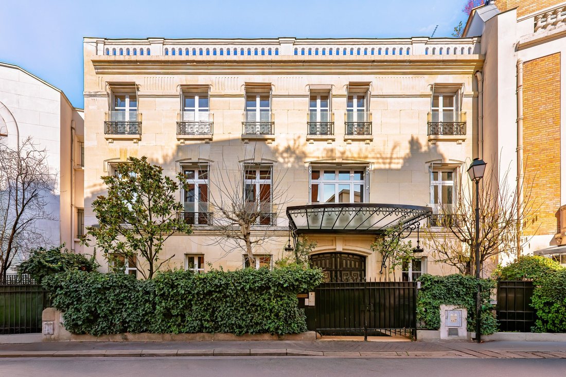 House in Saint James-Delabordère, Neuilly-sur-Seine, France 1 - 17192899