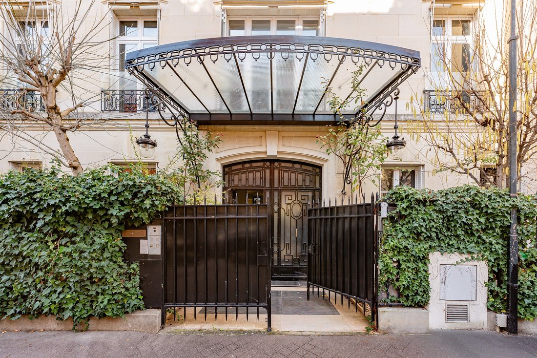 House in Saint James-Delabordère, Neuilly-sur-Seine, France 3 - 17192899