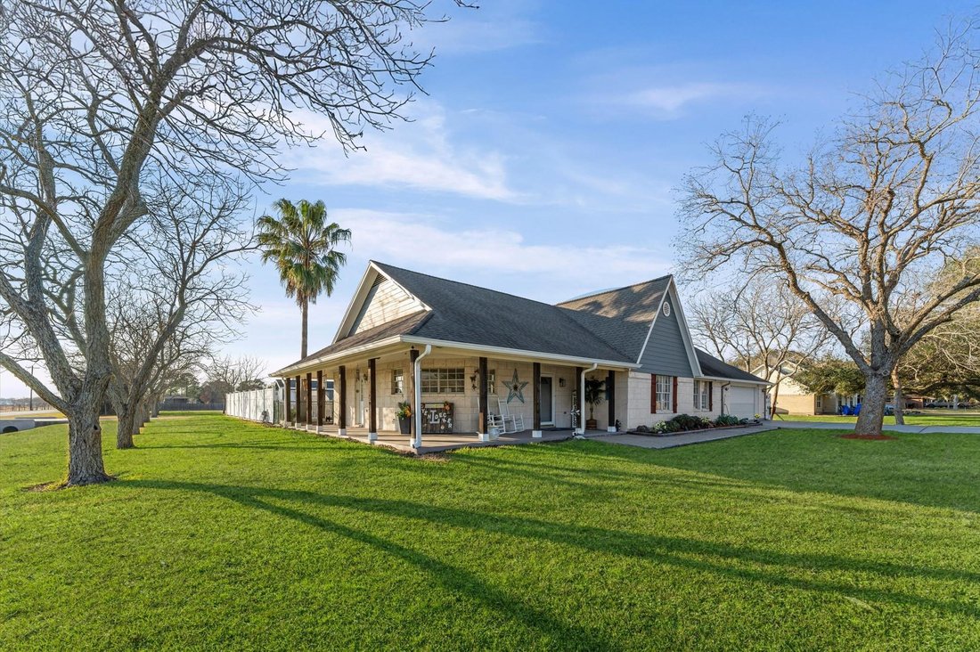 House in Dickinson, Texas, United States 1 - 17190921