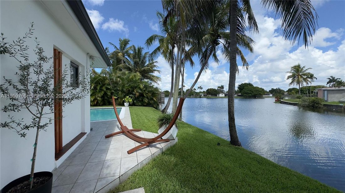 House in Miramar, Florida, United States 3 - 17202689