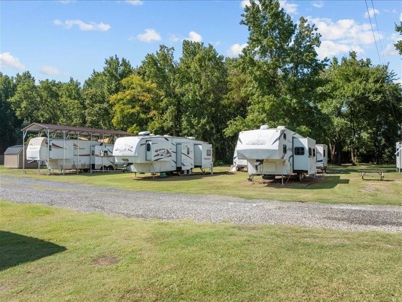 Brownsboro, Texas, United States 5 - 17213816
