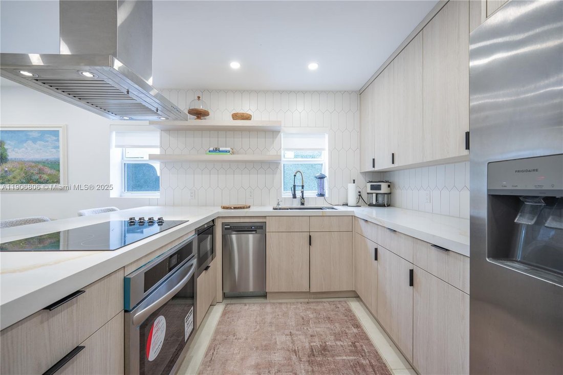 House in Miami, Florida, United States 2 - 17203526