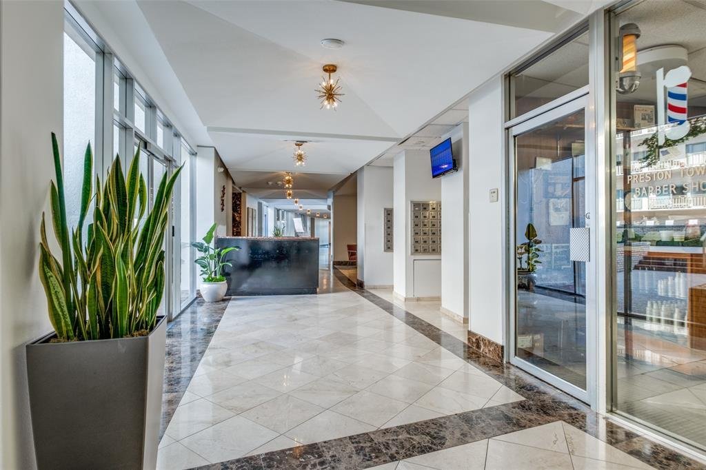 Condo in Dallas, Texas, United States 5 - 17216385