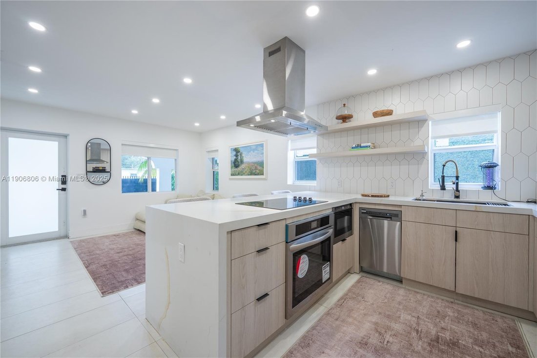 House in Miami, Florida, United States 1 - 17203526