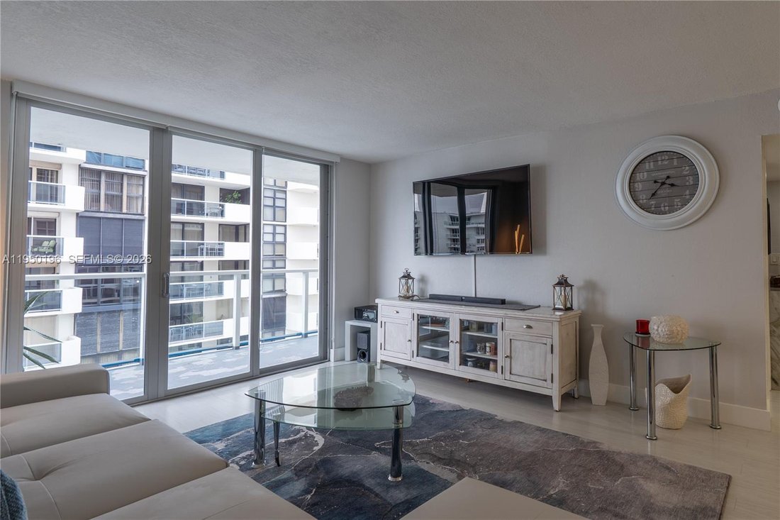 Condo in Miami Beach, Florida, United States 3 - 17202303