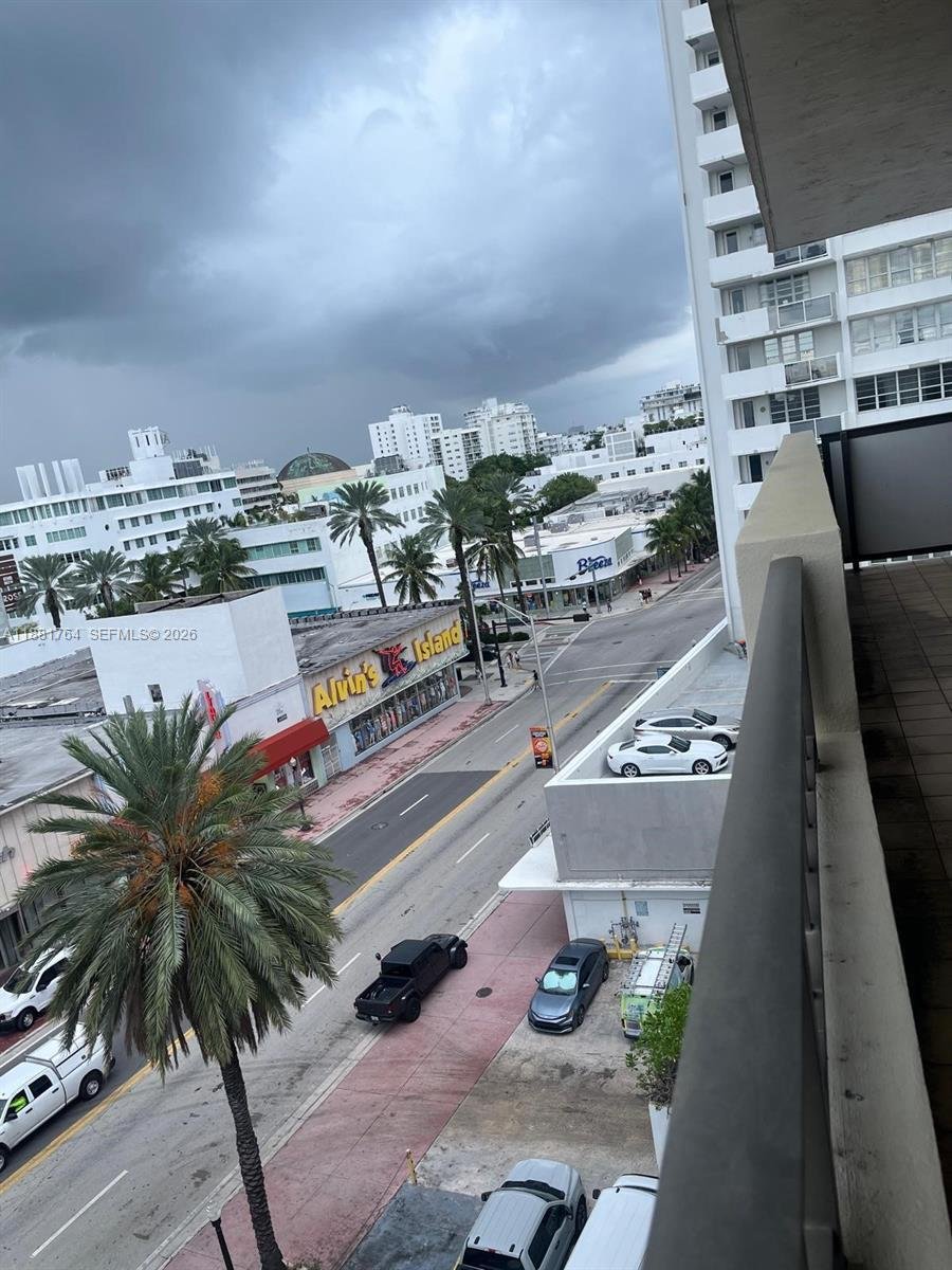 Condo in Miami Beach, Florida, United States 5 - 17202100