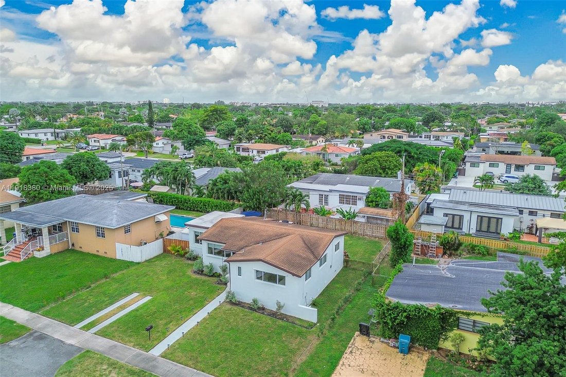 House in Miami, Florida, United States 4 - 17203300