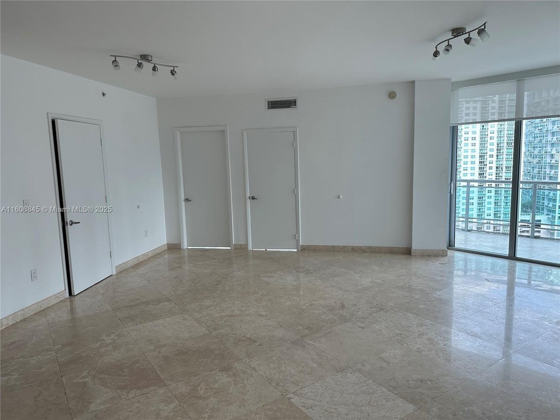 Condo in Miami, Florida, United States 1 - 17203593