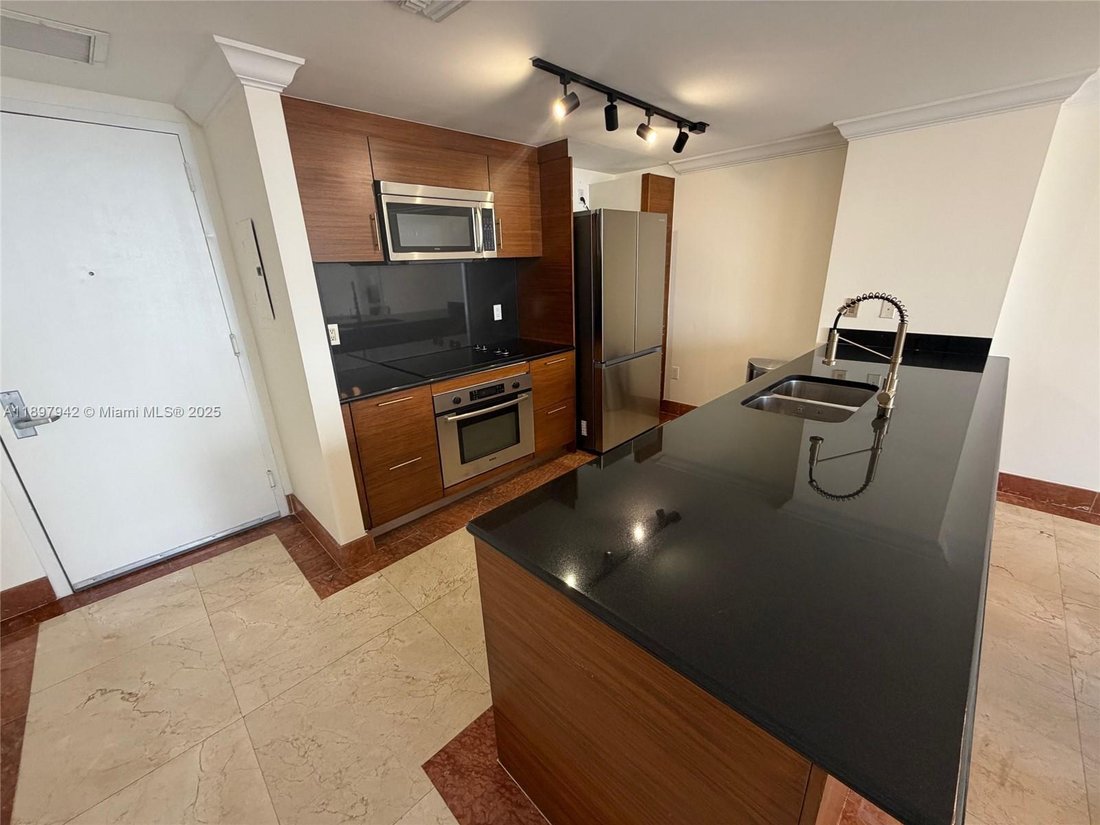 Condo in Miami, Florida, United States 4 - 17203738