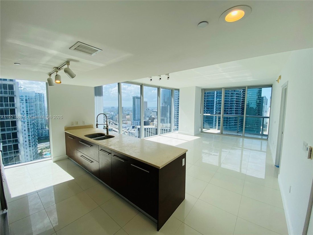 Condo in Miami, Florida, United States 3 - 17202482