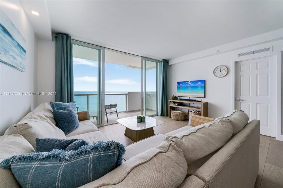 Condo in Miami Beach, Florida, United States 2 - 17202434