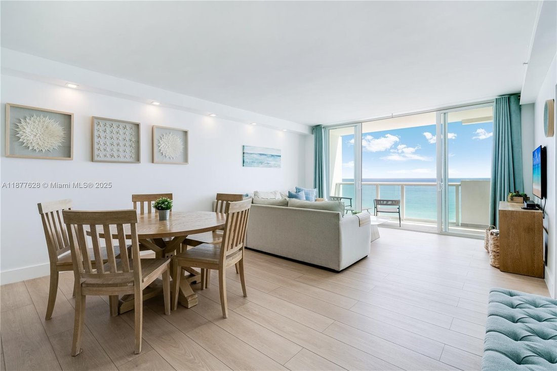 Condo in Miami Beach, Florida, United States 4 - 17202434