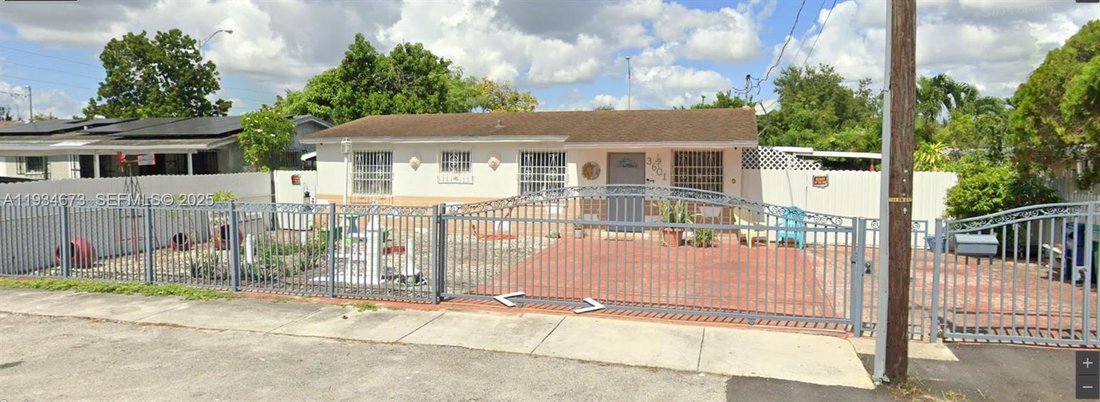 House in Miami, Florida, United States 1 - 17203071