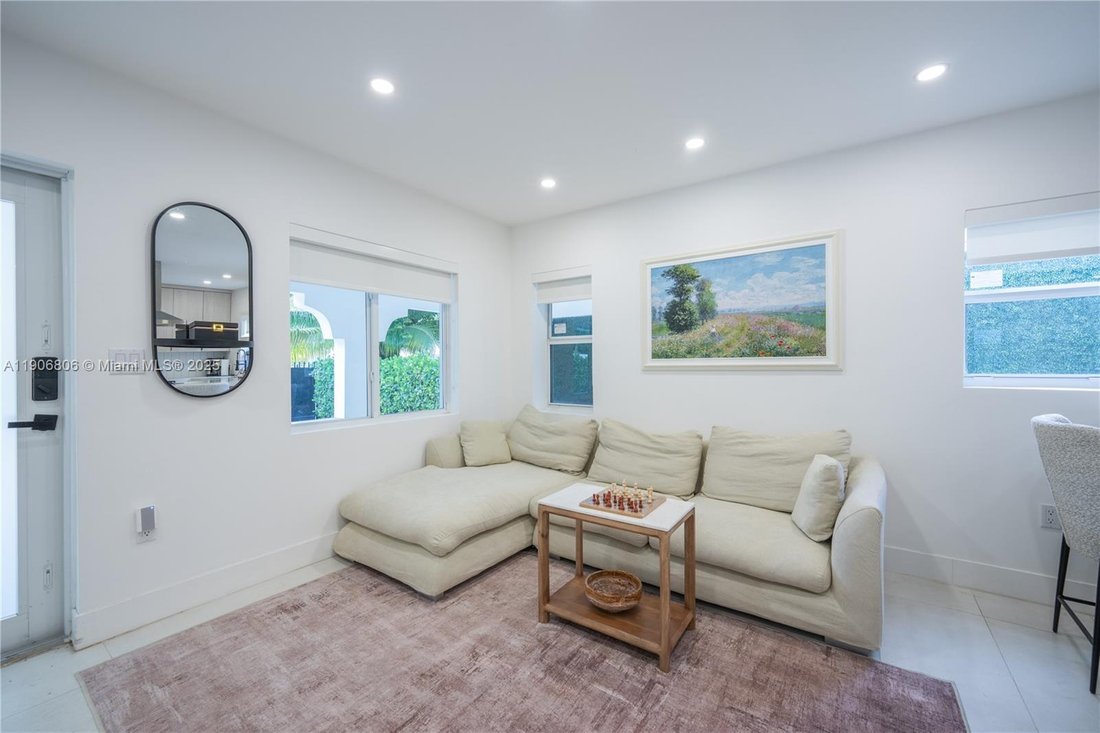 House in Miami, Florida, United States 4 - 17203526
