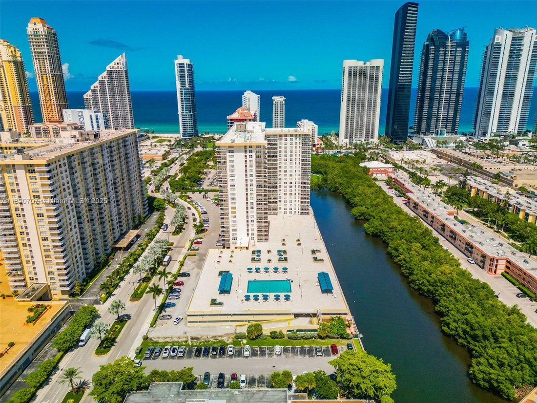 Condo in Sunny Isles Beach, Florida, United States 2 - 17202747