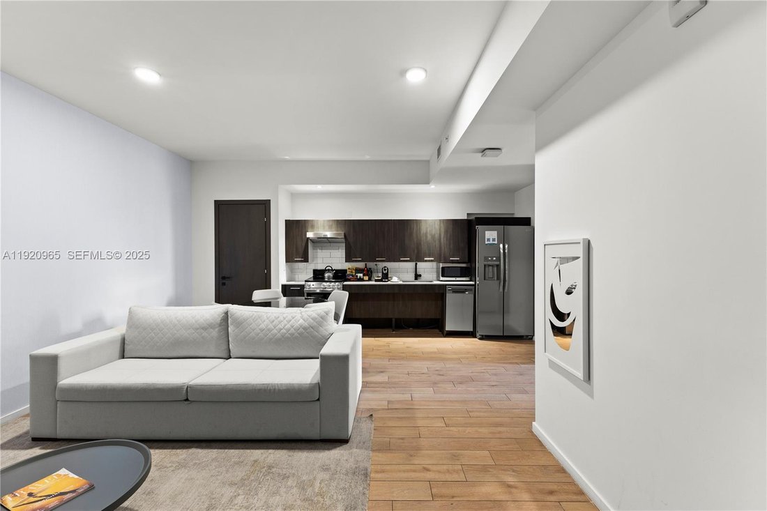 Condo in Miami, Florida, United States 4 - 17205291