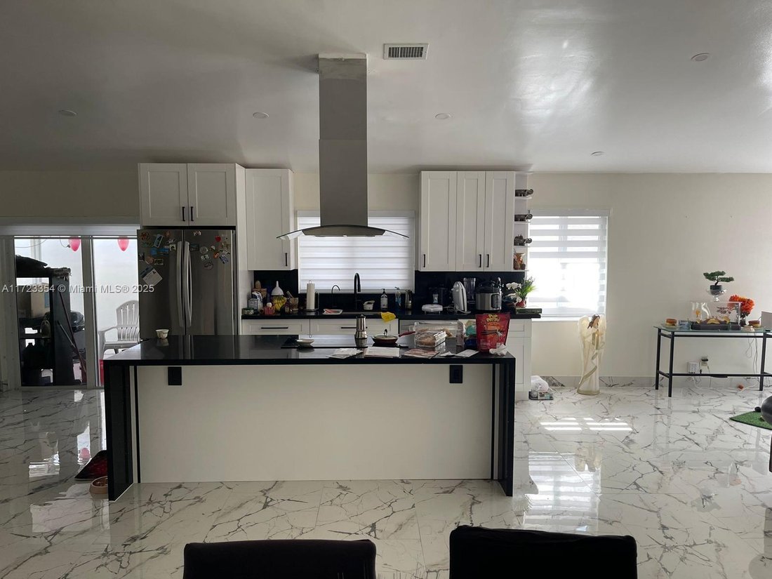 House in Miami, Florida, United States 5 - 17205529