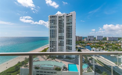 Condo in Sunny Isles Beach, Florida, United States 1