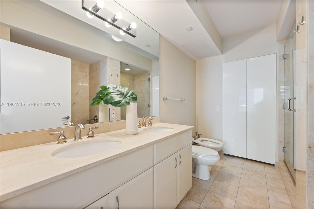 Condo in Miami Beach, Florida, United States 3 - 17203227