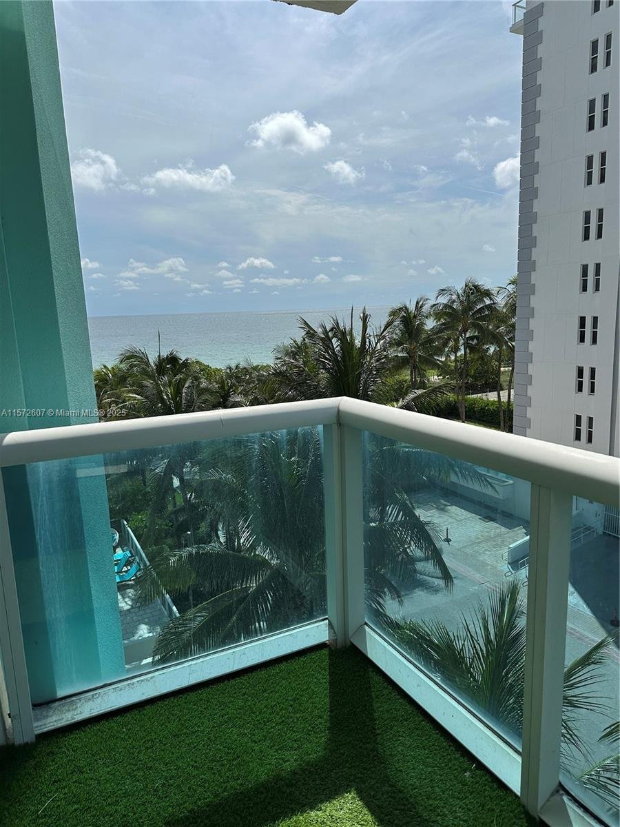 Condo in Bal Harbour, Florida, United States 3 - 17202641