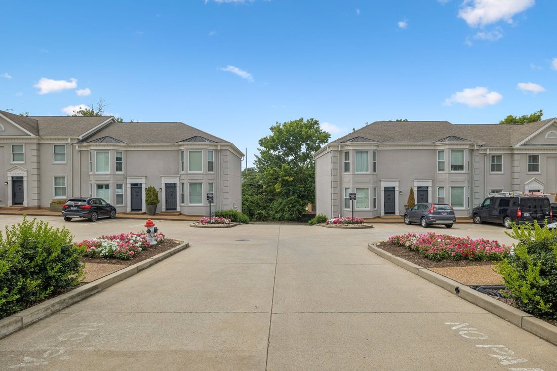 Townhouse in Forest Hills, Tennessee, United States 3 - 17198806