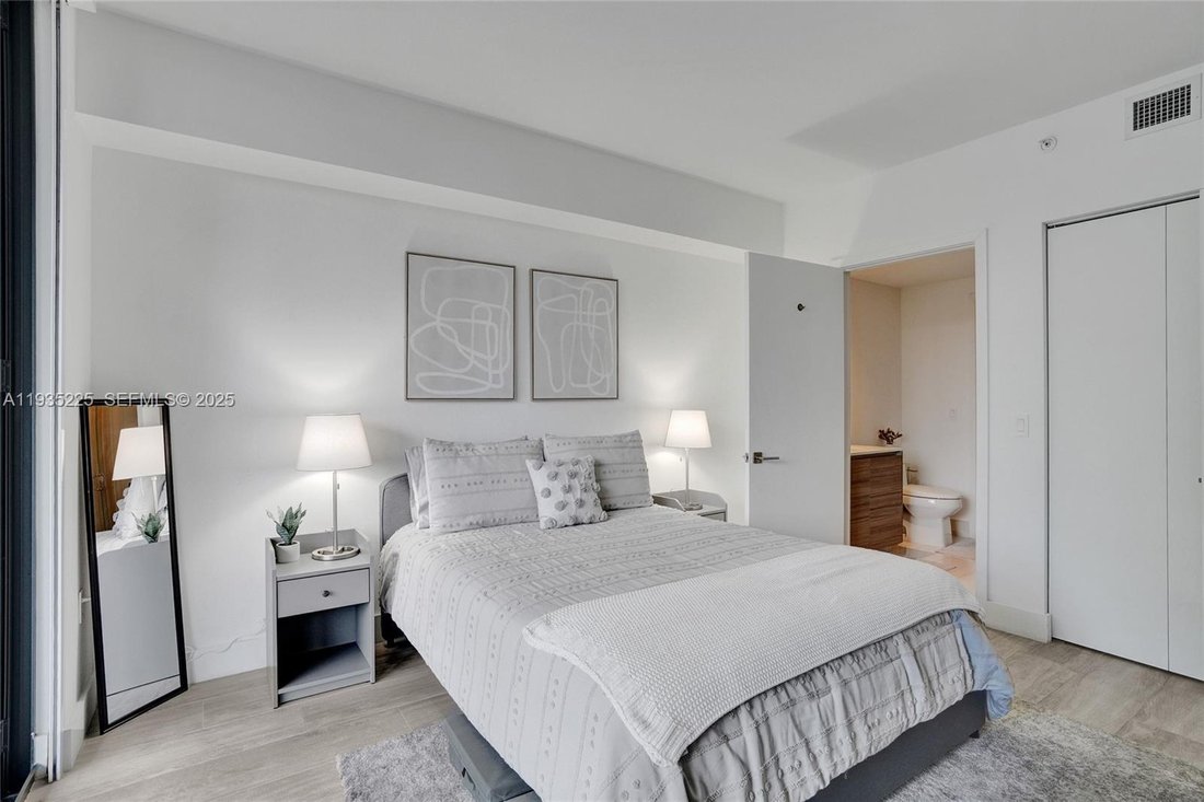 Condo in Miami, Florida, United States 5 - 17202409