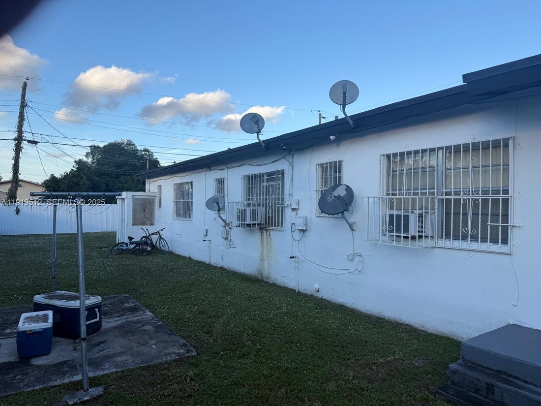 Miami, Florida, United States 5 - 17203258