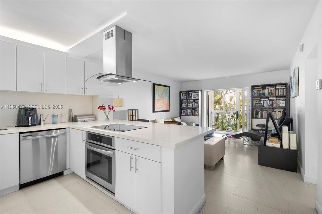Condo in Key Biscayne, Florida, United States 2 - 17203072
