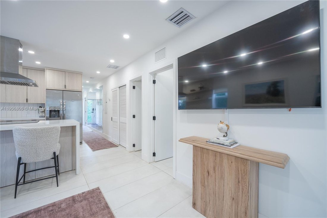 House in Miami, Florida, United States 5 - 17203526