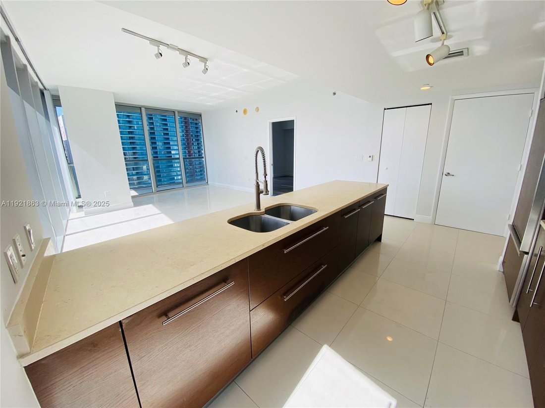 Condo in Miami, Florida, United States 4 - 17202482