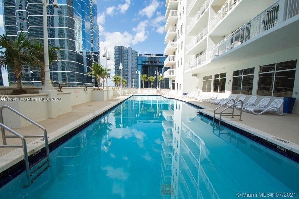 Condo in Miami, Florida, United States 3 - 17204957