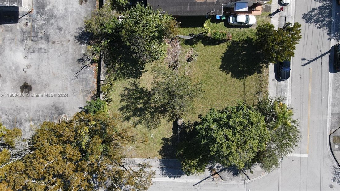 House in Miami, Florida, United States 5 - 17206542