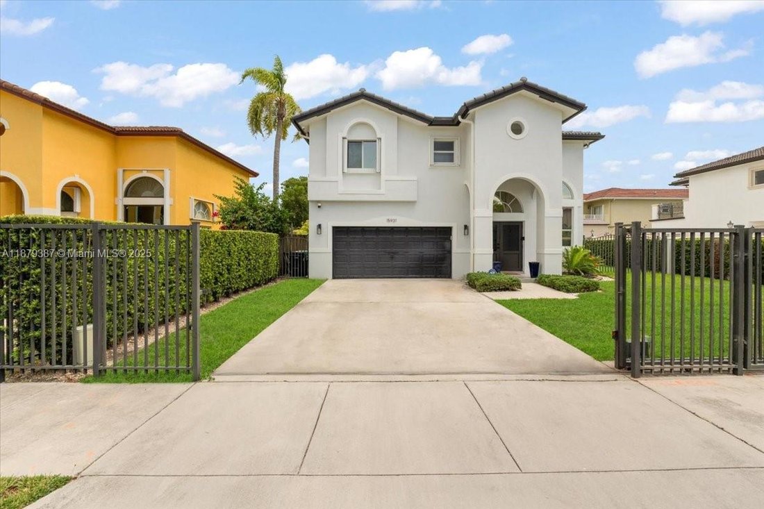 House in Miami, Florida, United States 2 - 17205292