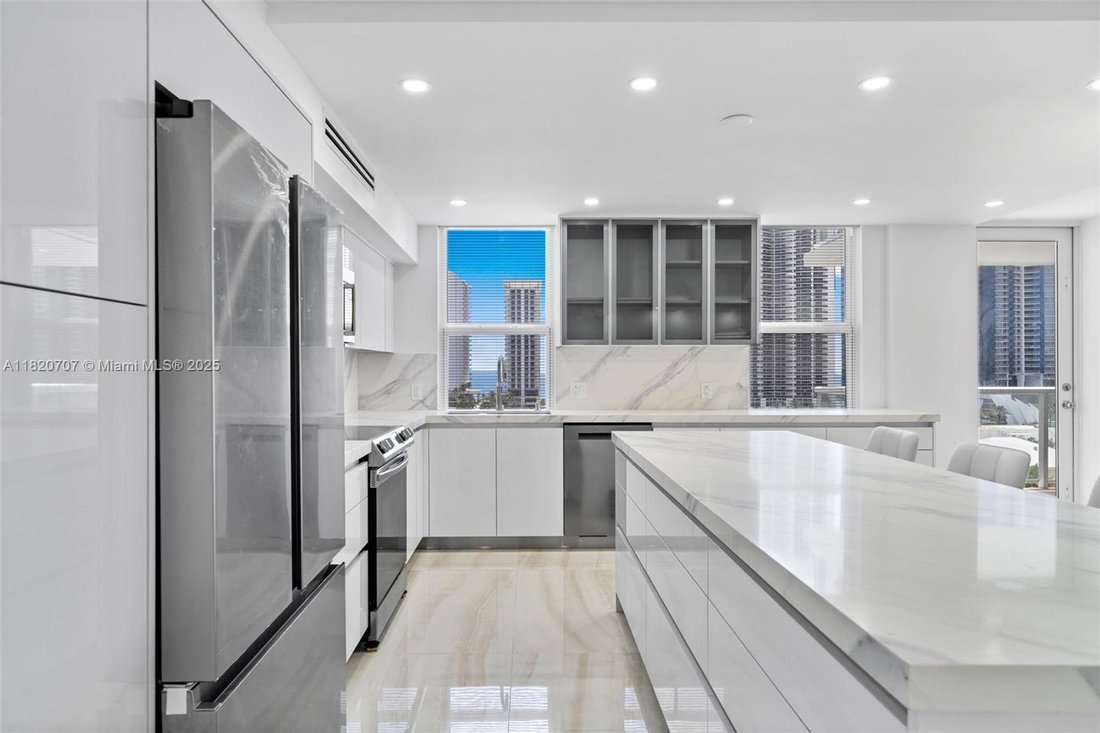 Condo in Sunny Isles Beach, Florida, United States 3 - 17202747