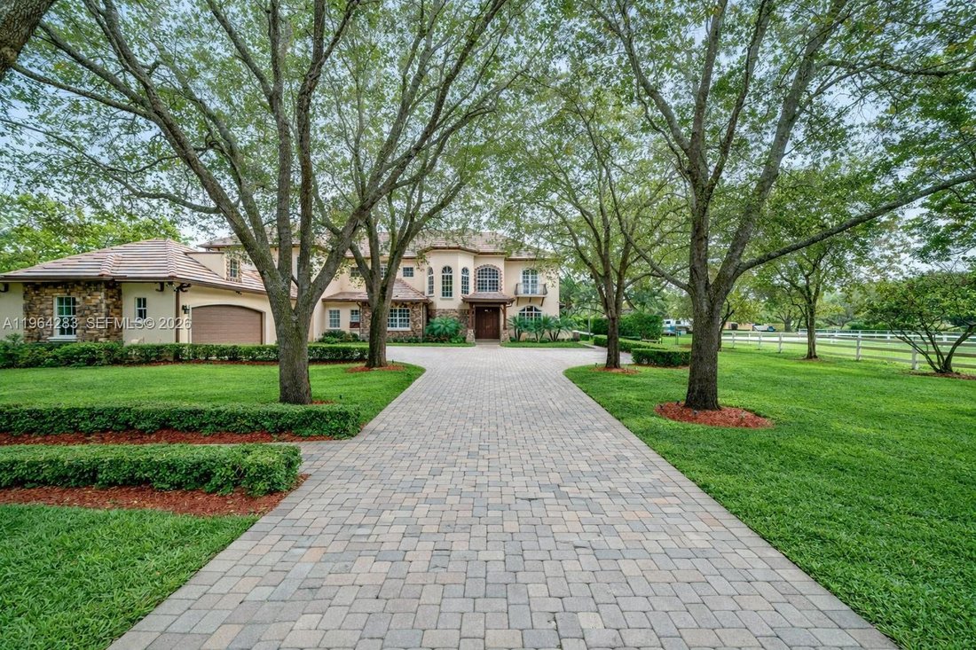 House in Miami, Florida, United States 4 - 17202431