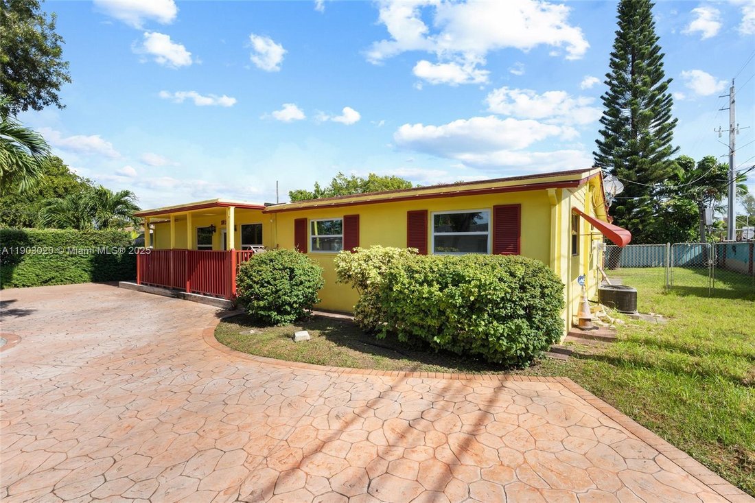 House in Miami, Florida, United States 4 - 17205341