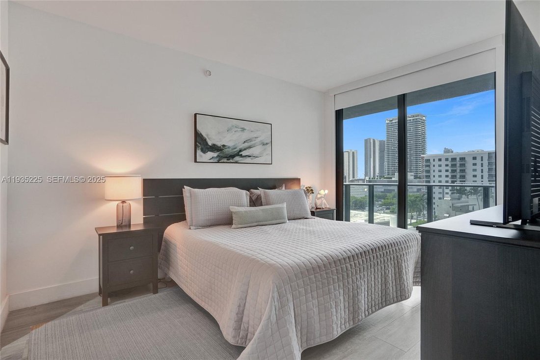 Condo in Miami, Florida, United States 2 - 17202409