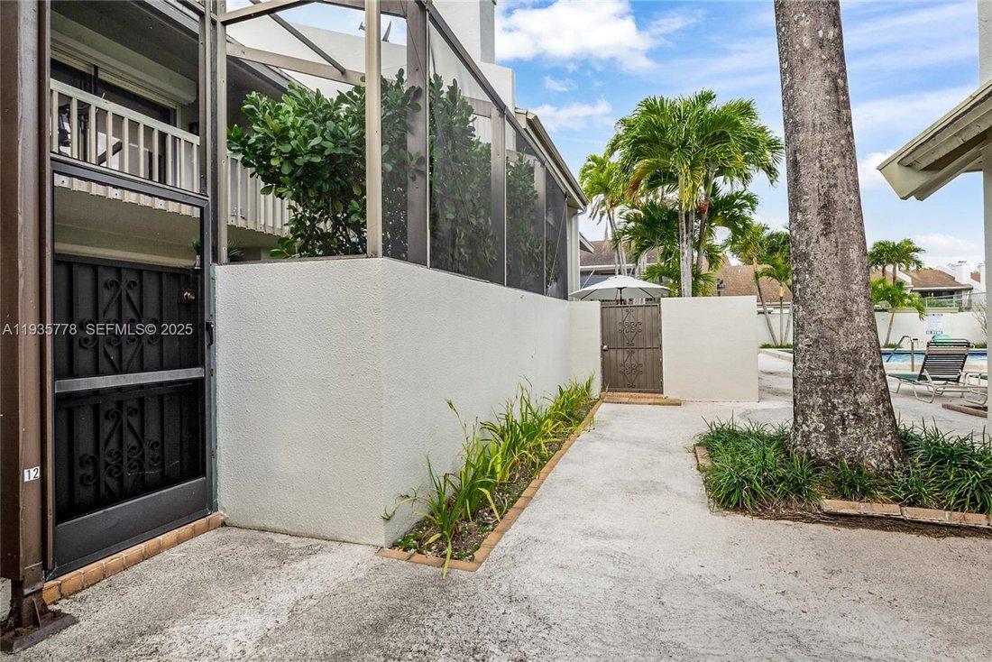 Townhouse in Miami, Florida, United States 4 - 17202825