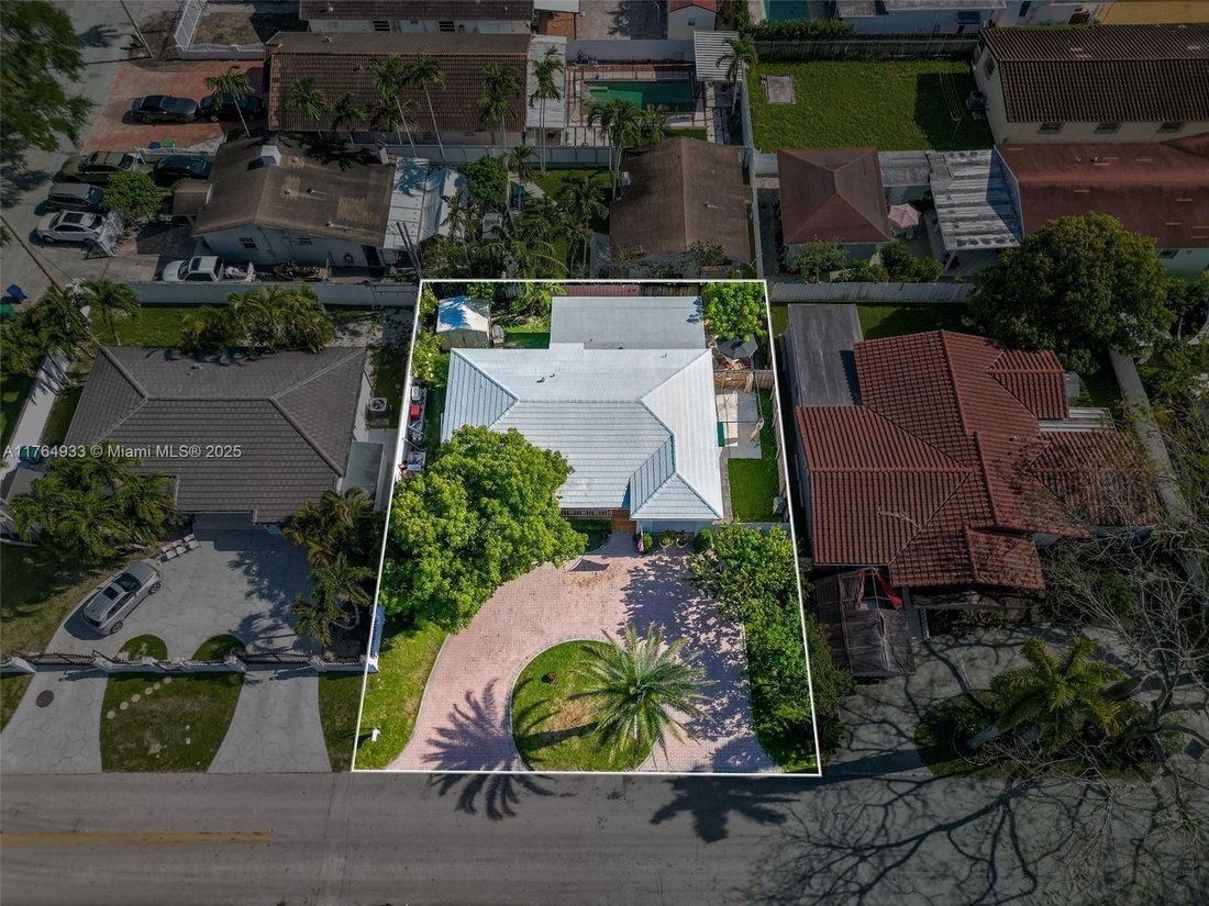 House in Miami, Florida, United States 4 - 17202753