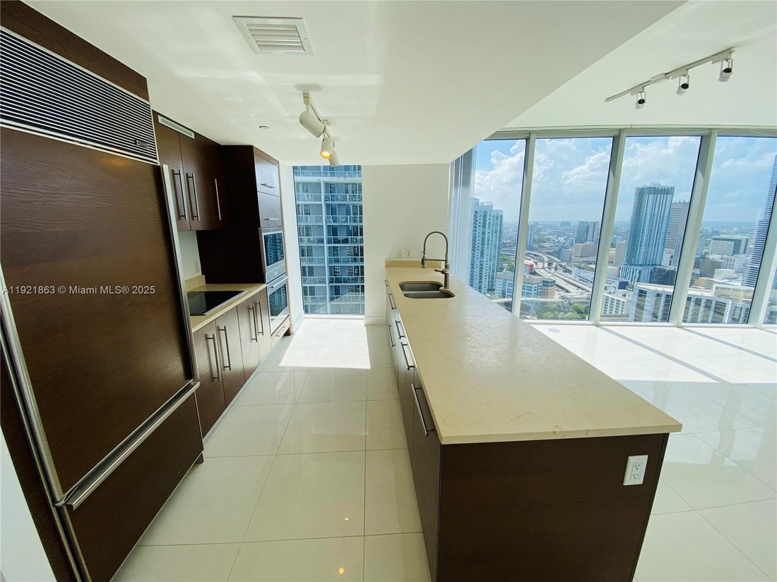 Condo in Miami, Florida, United States 5 - 17202482