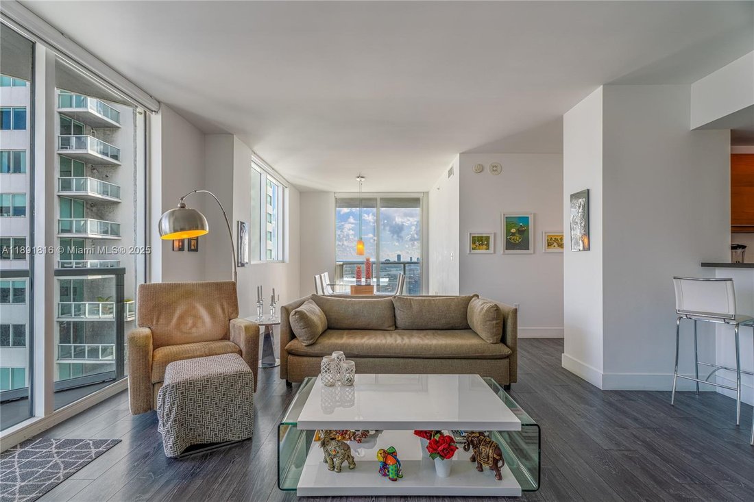 Condo in Miami, Florida, United States 3 - 17205283